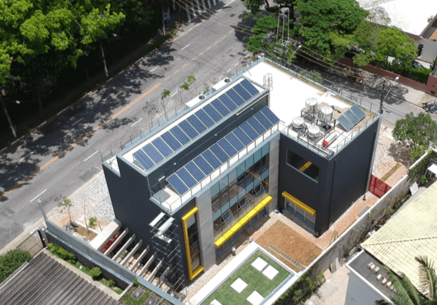 Sistema de energia solar da Escola de Trapezistas - Trapézio Voador no bairro Butantã em São Paulo Energia Solar Fotovoltaica